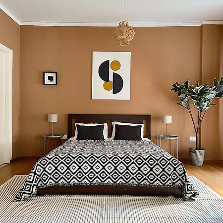 Comfy And Spacious Two Bedroom Apartment With Balcony 雅典 外观 照片